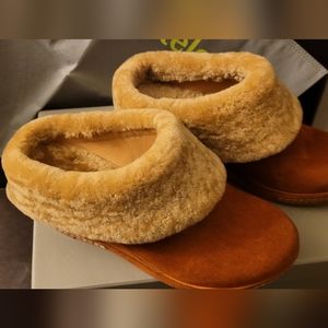 Antelope Cognac suede, rubber soles, NEW Cozy Clogs